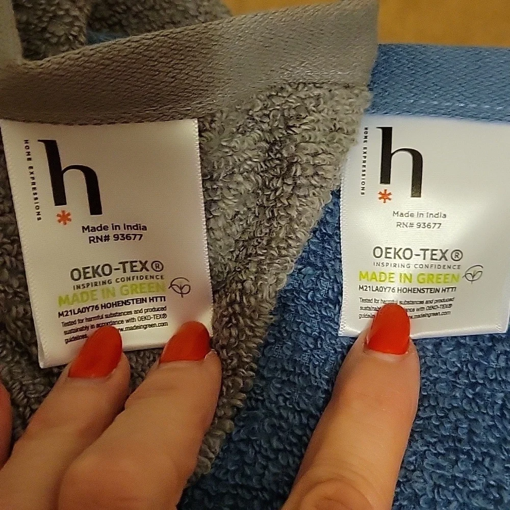 NWT: 2 Home Expressions Quick-Dri Bath Towels